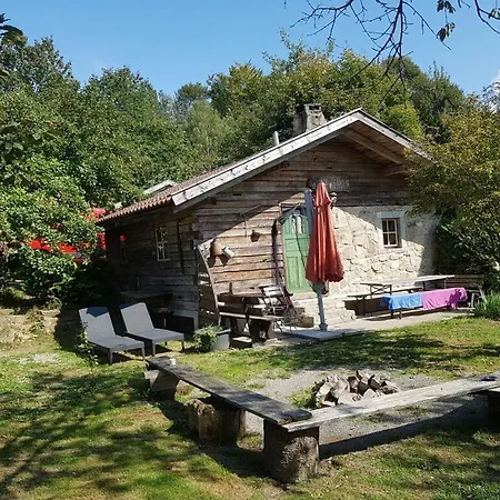 Caravan Cabin Modern Retreat